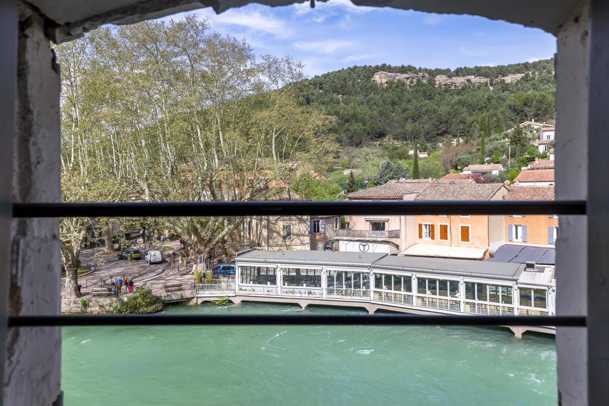 Le Chateau Olive Et Raisin Fontaine-de-Vaucluse Luaran gambar