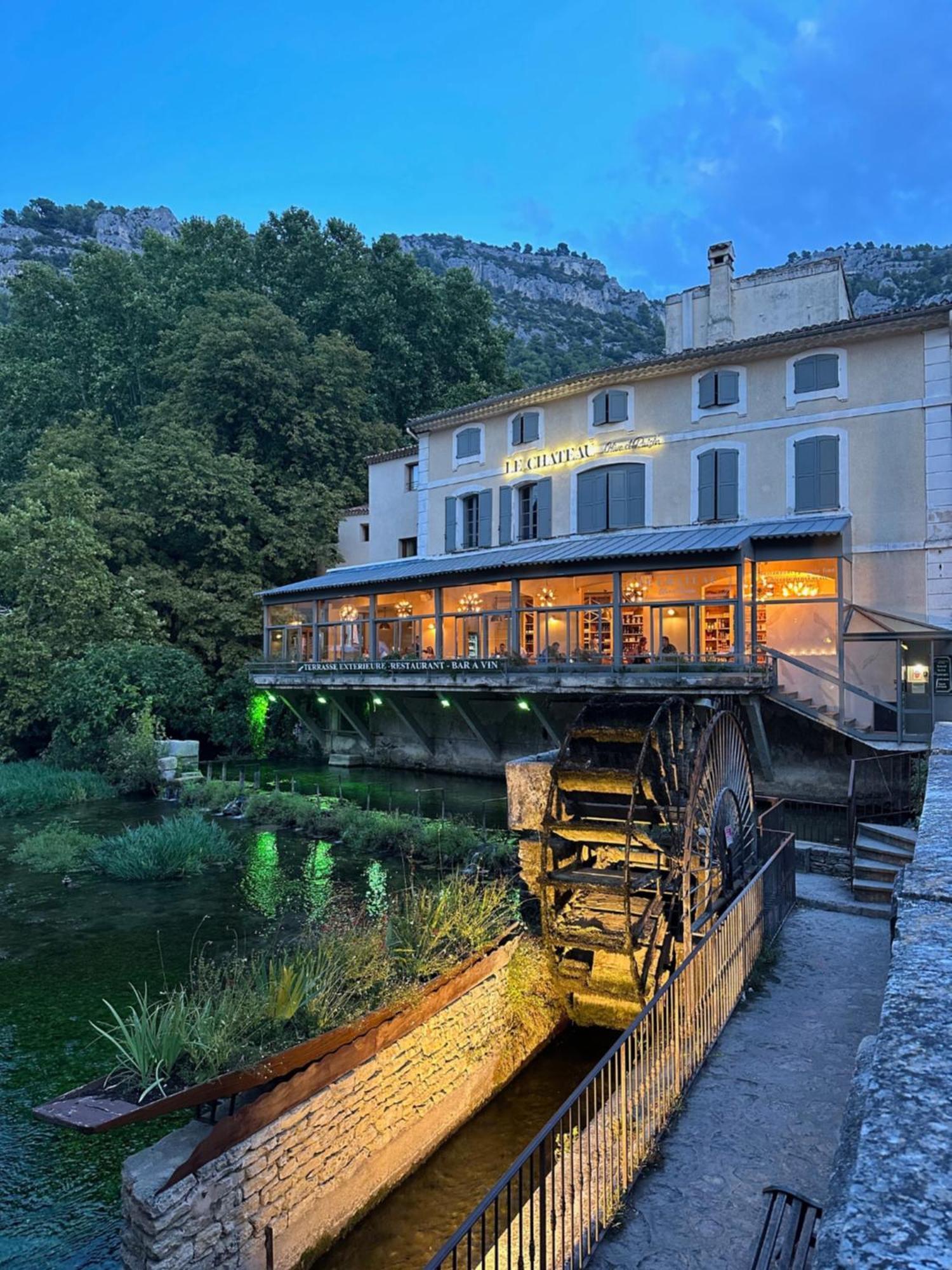 Le Chateau Olive Et Raisin Fontaine-de-Vaucluse Luaran gambar